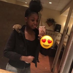 Meet your Posher, Miaya